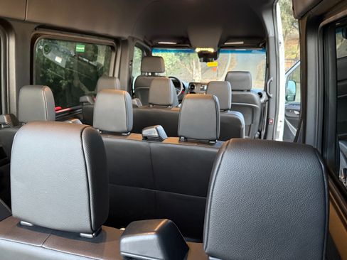 Used 2019 Mercedes-Benz Sprinter 2500 image 14