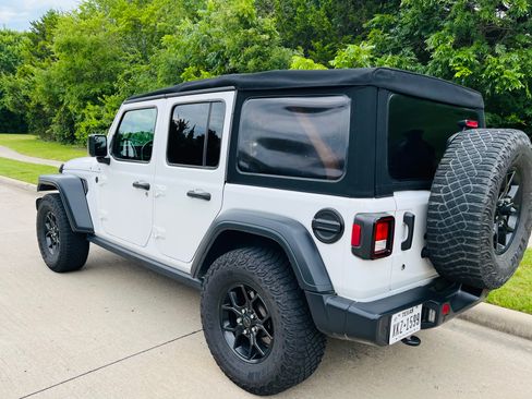 Used 2020 Jeep Wrangler Unlimited Sport S AWD/4WD image 5