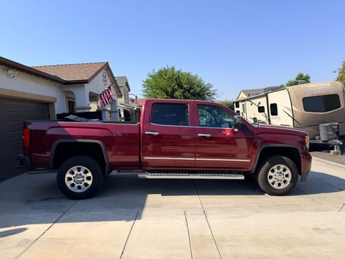 Used 2015 GMC Sierra 2500 Denali w/ Driver Alert Package RWD image 4