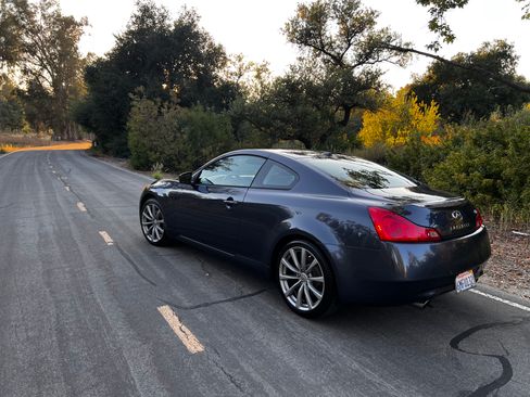 Used 2010 INFINITI G37 Journey w/ Premium Pkg image 8