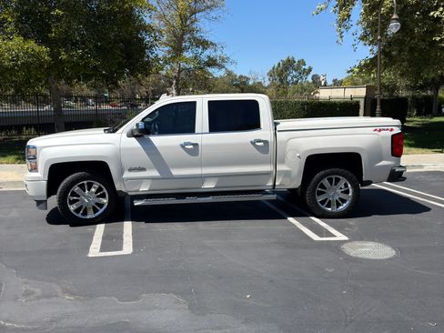 Used 2015 Chevrolet Silverado 1500 High Country AWD/4WD image 6