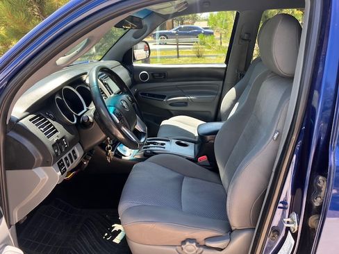Used 2014 Toyota Tacoma 4x4 Double Cab w/ TRD Sport Package image 9