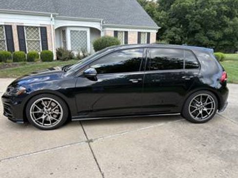 Used 2018 Volkswagen Golf 4-Door image 1