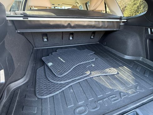 Used 2019 Subaru Outback 2.5i Premium image 23