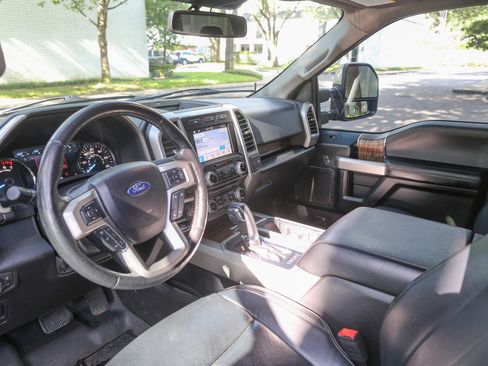 Used 2018 Ford F150 Lariat w/ Equipment Group 502A Luxury RWD image 4