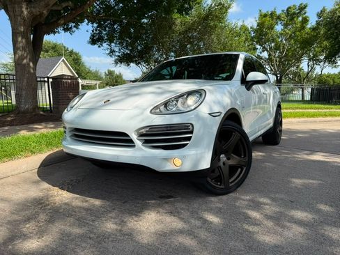 Used 2014 Porsche Cayenne Diesel Platinum Edition AWD/4WD image 1