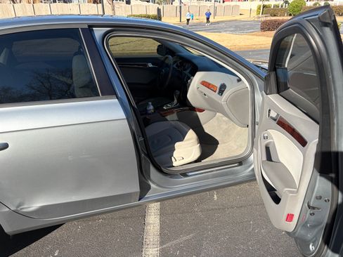 Used 2010 Audi A4 2.0T Premium image 17