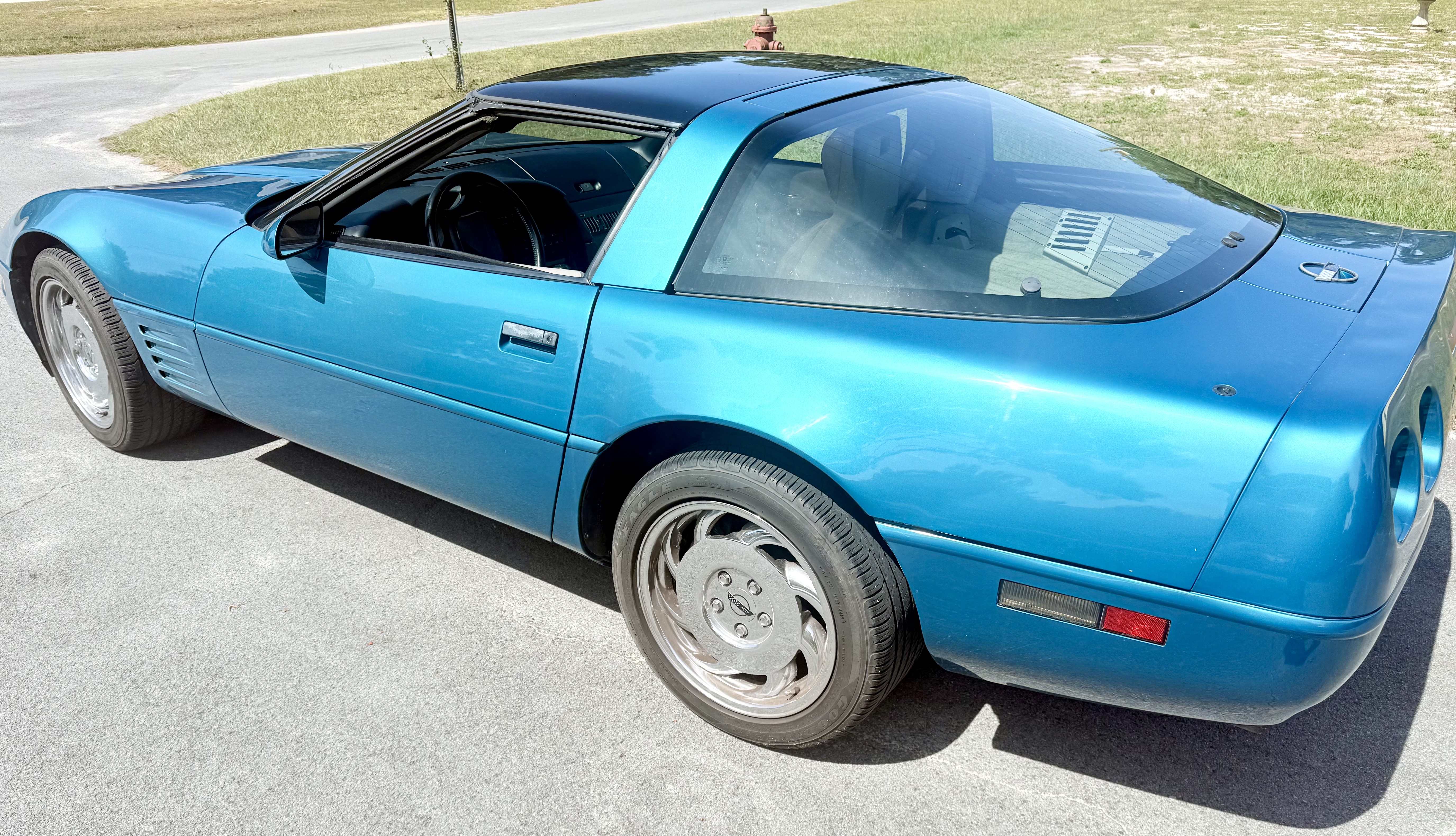 Used 1992 Chevrolet Corvette Coupe RWD image 9
