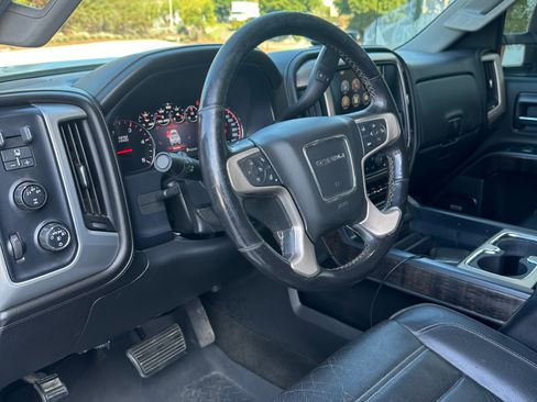 Used 2015 GMC Sierra 2500 Denali w/ Duramax Plus Package image 17