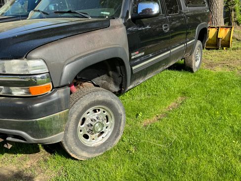Used 2002 Chevrolet Silverado 2500 LS w/ Snow Plow Prep Pkg image 5