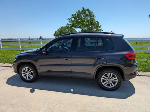Used 2016 Volkswagen Tiguan S image 4