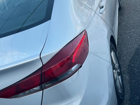 Used 2018 Hyundai Elantra SEL image 9