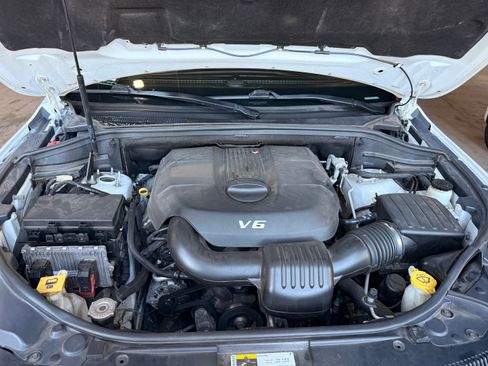 Used 2014 Jeep Grand Cherokee Overland w/ Advanced Technology Group image 6