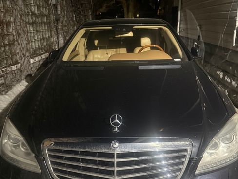 Used 2010 Mercedes-Benz S 550 4MATIC image 2