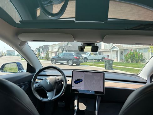 Used 2019 Tesla Model 3 Mid Range RWD image 15