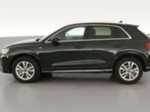Used 2025 Audi Q3 2.0T Premium w/ Convenience Package AWD/4WD image 4
