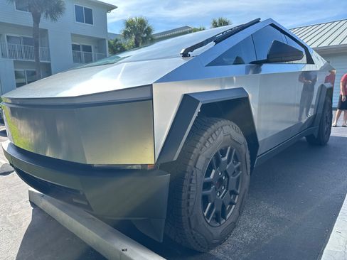 Used 2024 Tesla Cybertruck AWD Crew Cab image 2