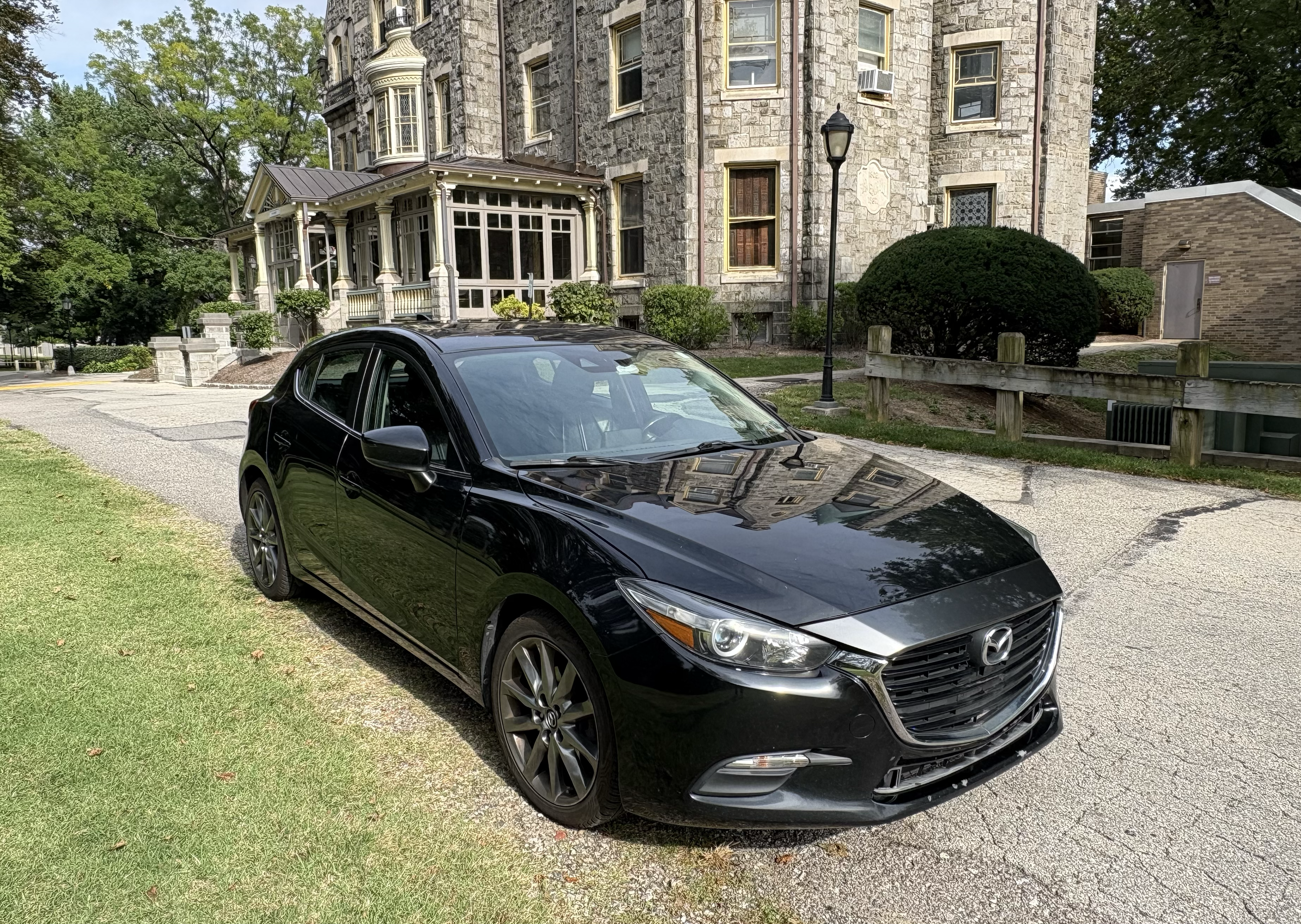 Used 2018 MAZDA MAZDA3 Touring FWD image 5