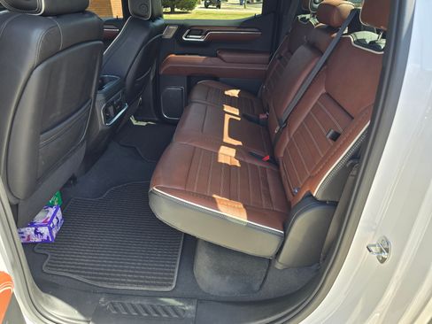 Used 2023 GMC Sierra 1500 Denali Ultimate image 16