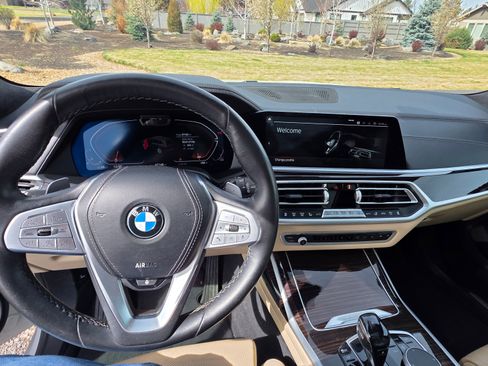 Used 2021 BMW X7 xDrive40i w/ Premium Package image 17