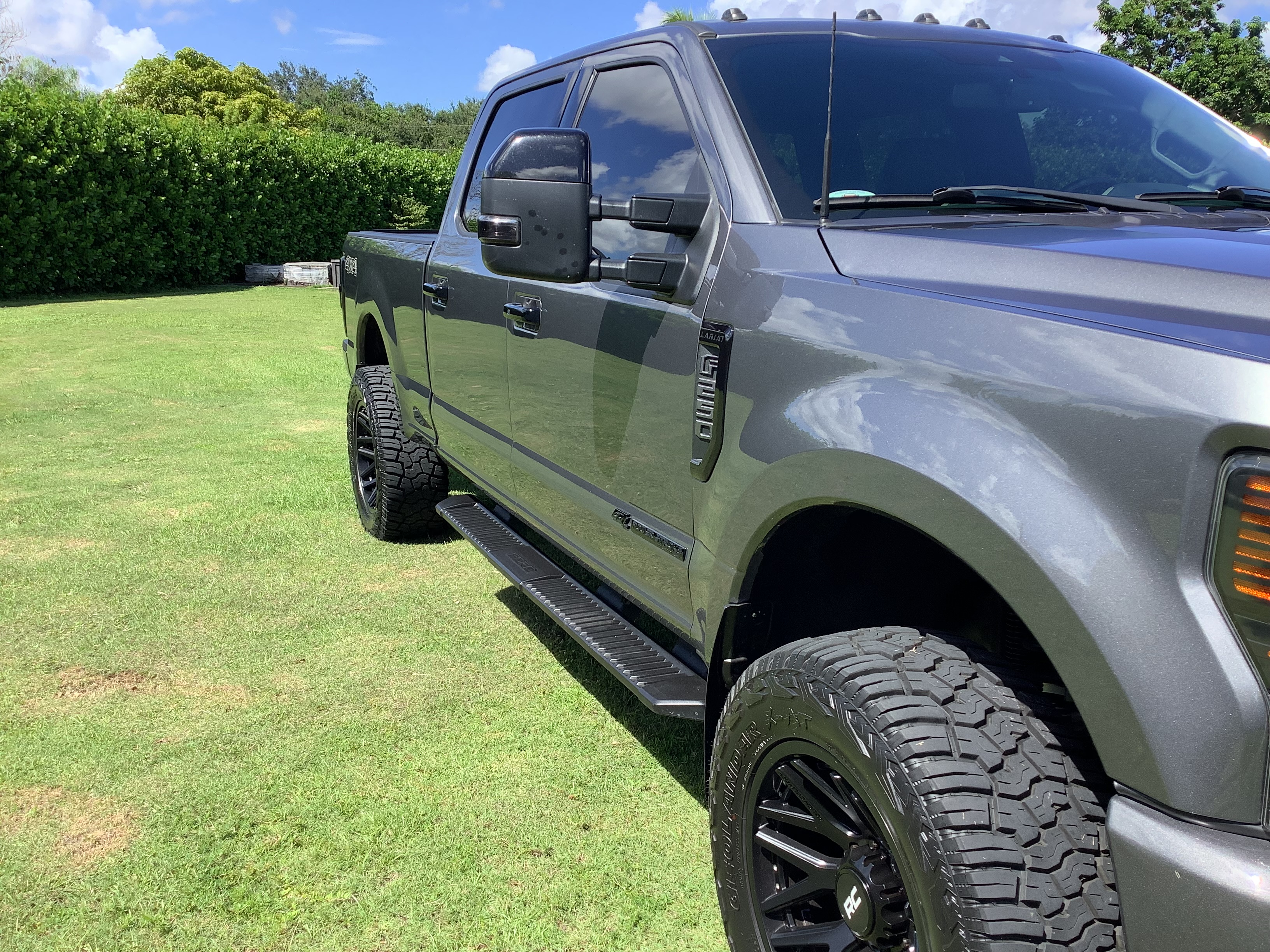 Used 2022 Ford F250 Lariat w/ Black Appearance Package AWD/4WD image 9
