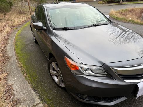 Used 2013 Acura ILX 2.0L Sedan 4D image 11