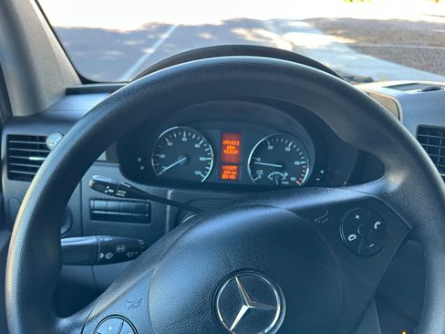 Used 2016 Mercedes-Benz Sprinter 2500 image 8