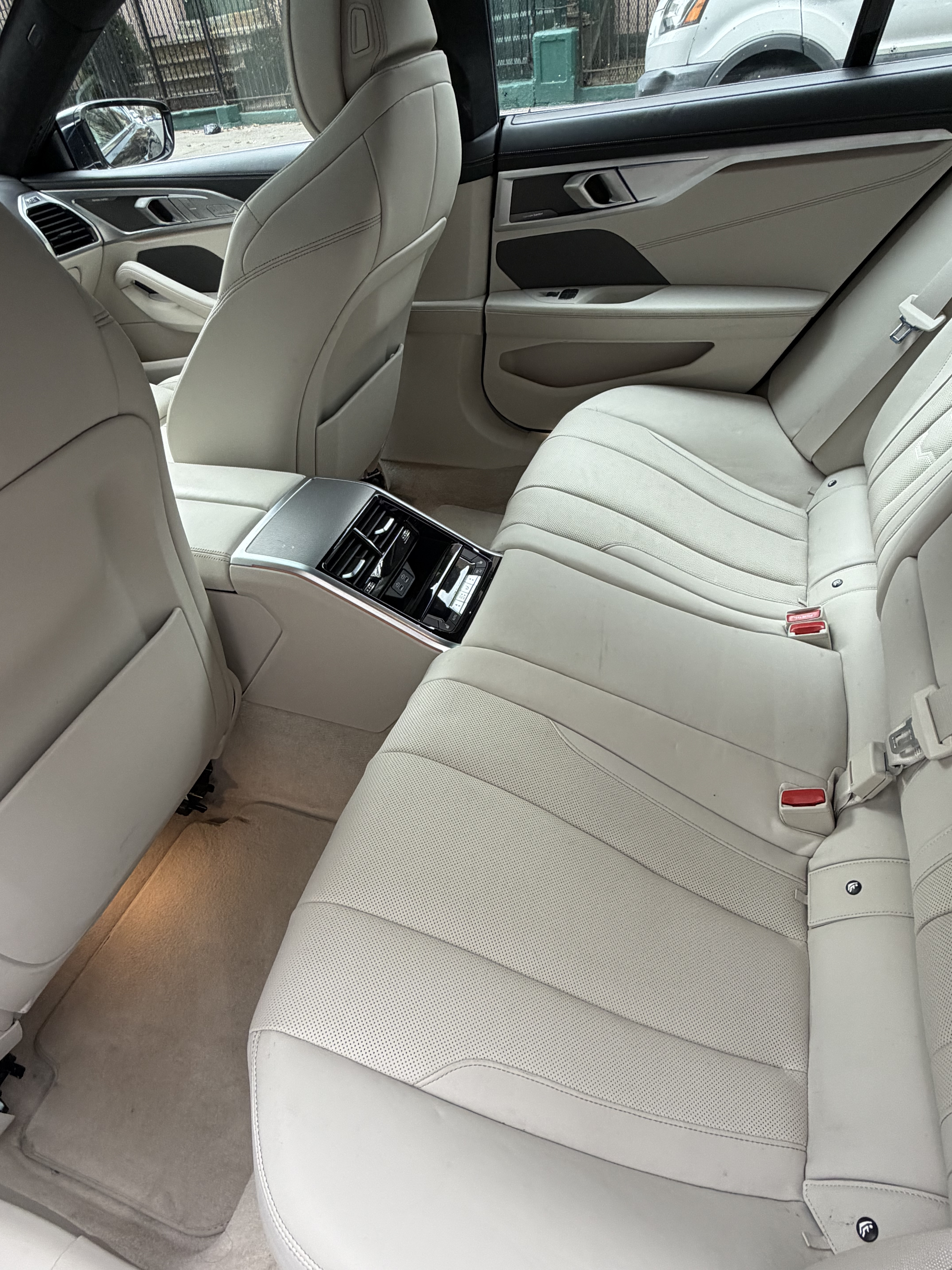Used 2022 BMW M850i Gran Coupe xDrive w/ Comfort Seating Package AWD/4WD image 10