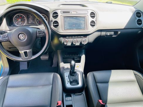 Used 2017 Volkswagen Tiguan S FWD image 14