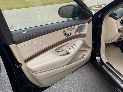 Used 2015 Mercedes-Benz S 550 Sedan w/ Premium 1 Package image 19