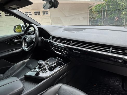 Used 2019 Audi Q7 3.0T Prestige w/ Prestige Package AWD/4WD image 11