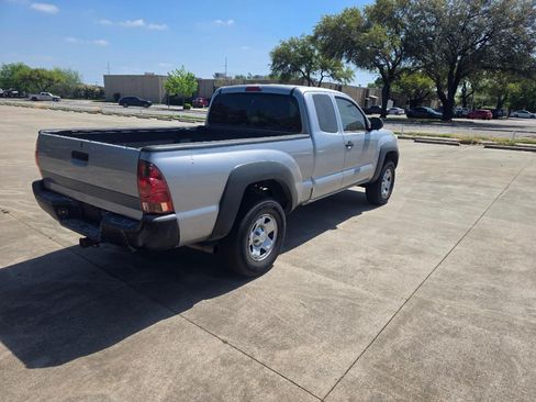 Used 2015 Toyota Tacoma PreRunner image 4
