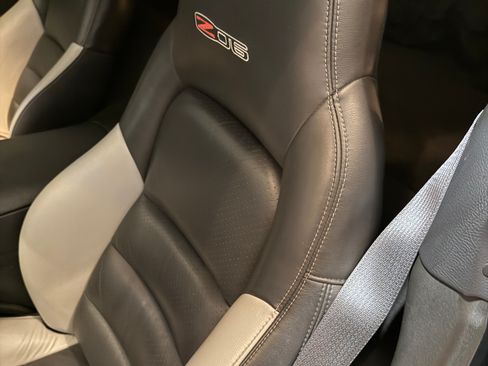 Used 2006 Chevrolet Corvette Z06 w/ Preferred Equipment Group RWD image 10
