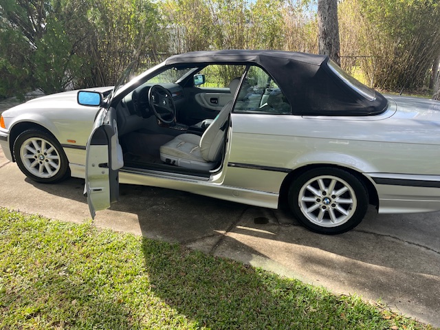 Used 1999 BMW 328i Convertible RWD image 11