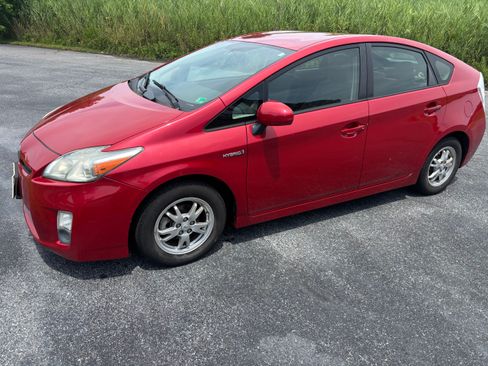 Used 2011 Toyota Prius Two FWD image 1