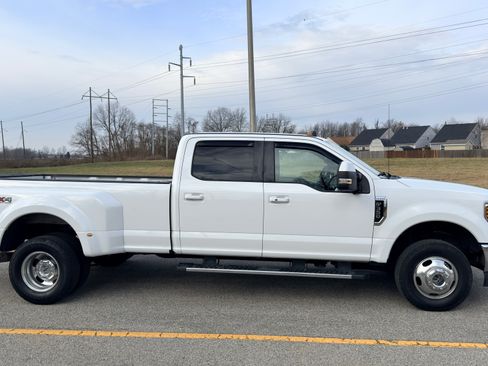 Used 2019 Ford F350 Lariat w/ Lariat Ultimate Package image 4