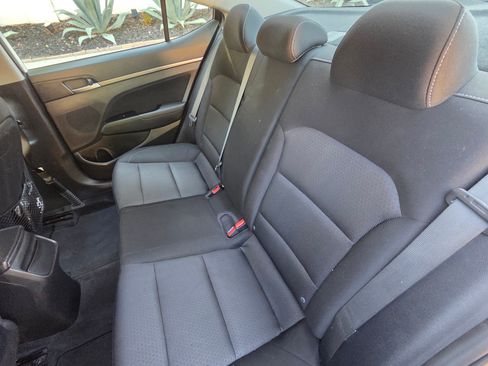 Used 2017 Hyundai Elantra Value Edition FWD image 19