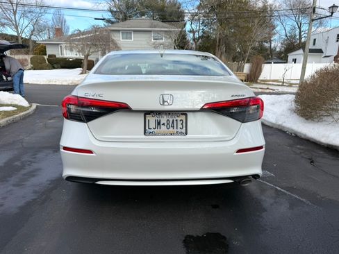 Used 2024 Honda Civic Sport image 6