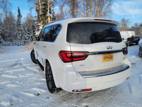 Used 2024 INFINITI QX80 Sensory image 9