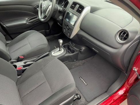 Used 2018 Nissan Versa SV image 17
