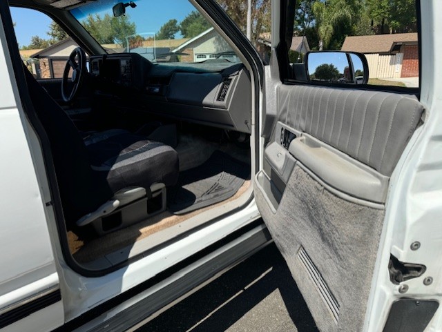Used 1993 Chevrolet Blazer 4WD image 9