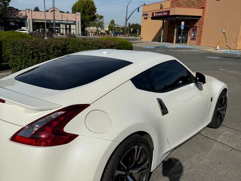 Used 2018 Nissan 370Z Coupe RWD image 4