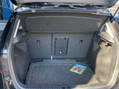 Used 2023 Volkswagen Taos SE image 10