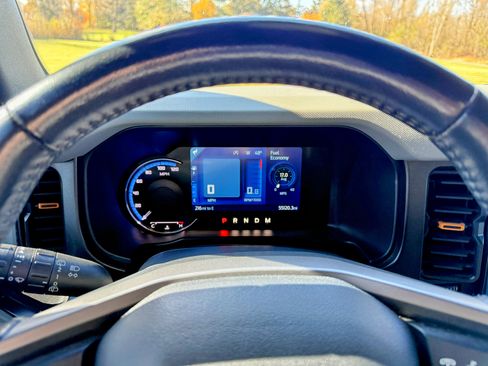 Used 2022 Ford Bronco Badlands image 12