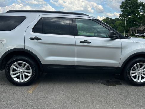 Used 2017 Ford Explorer 4WD image 4