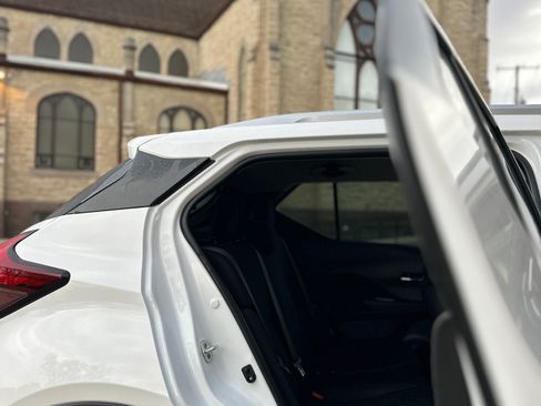 Used 2023 Nissan Kicks SV image 11