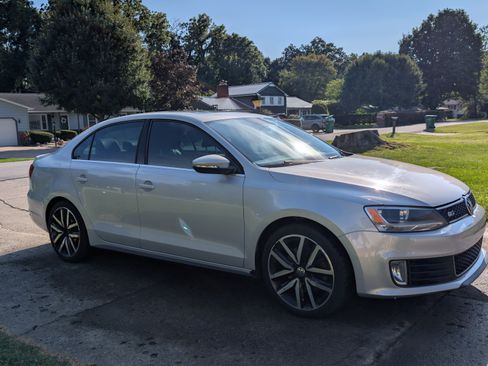 Used 2013 Volkswagen Jetta GLI Autobahn image 1