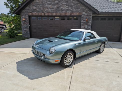 Used 2004 Ford Thunderbird Pacific Coast image 20