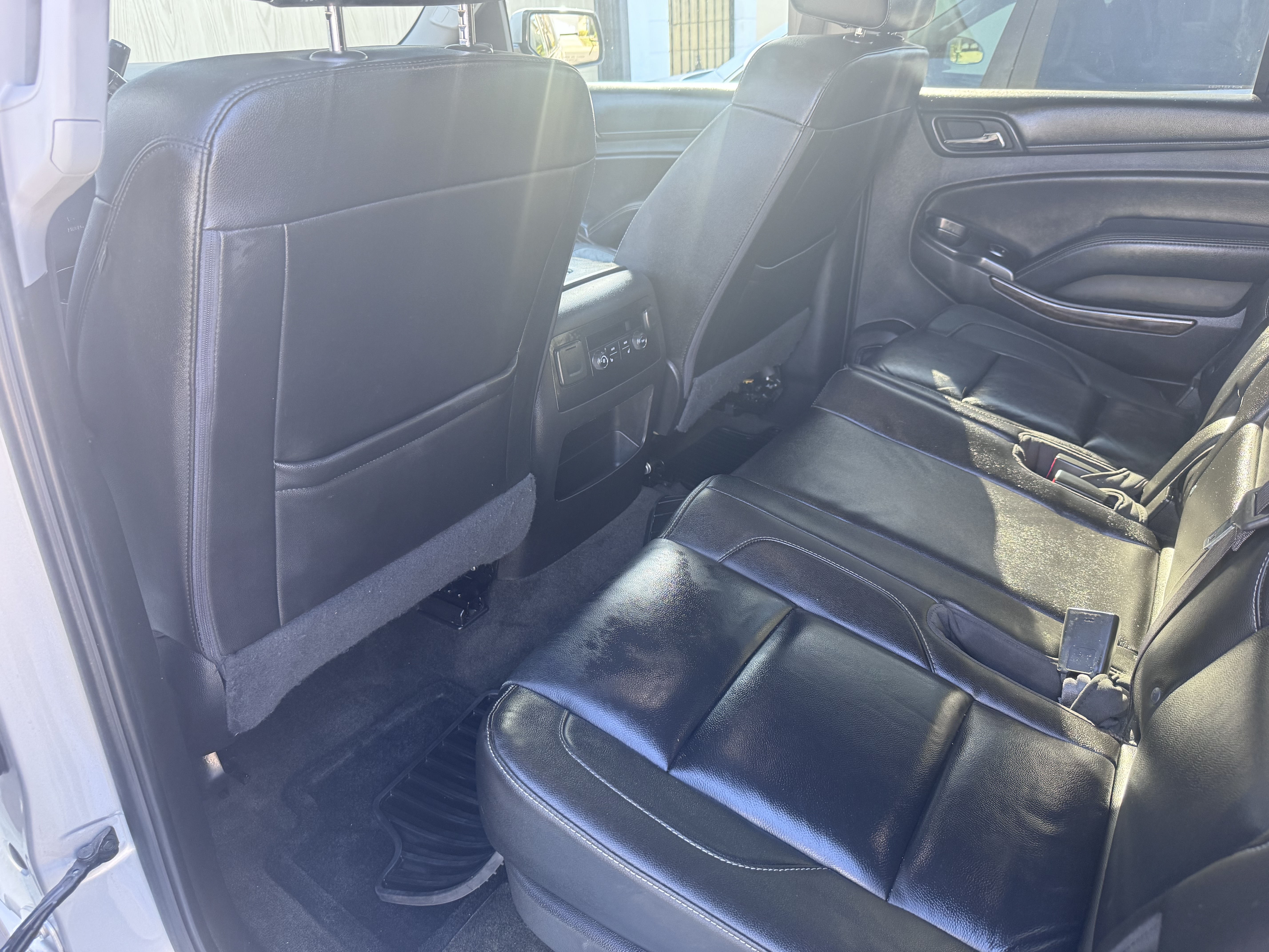 Used 2016 Chevrolet Suburban LT w/ Luxury Package RWD image 8