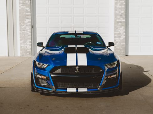 Used 2022 Ford Mustang Shelby GT500 w/ Technology Package image 2